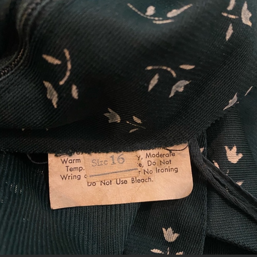 Vintage 60s / 70s Pinup Green Floral Button Dress - size women's 16 - medium - Picture 11 of 11